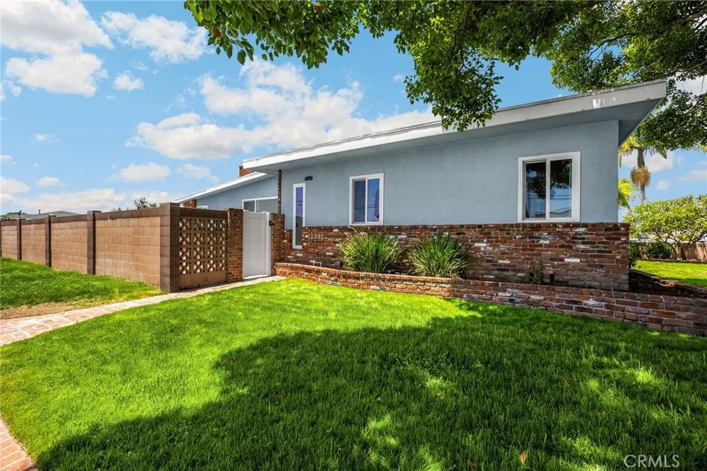 12345 Birchdale