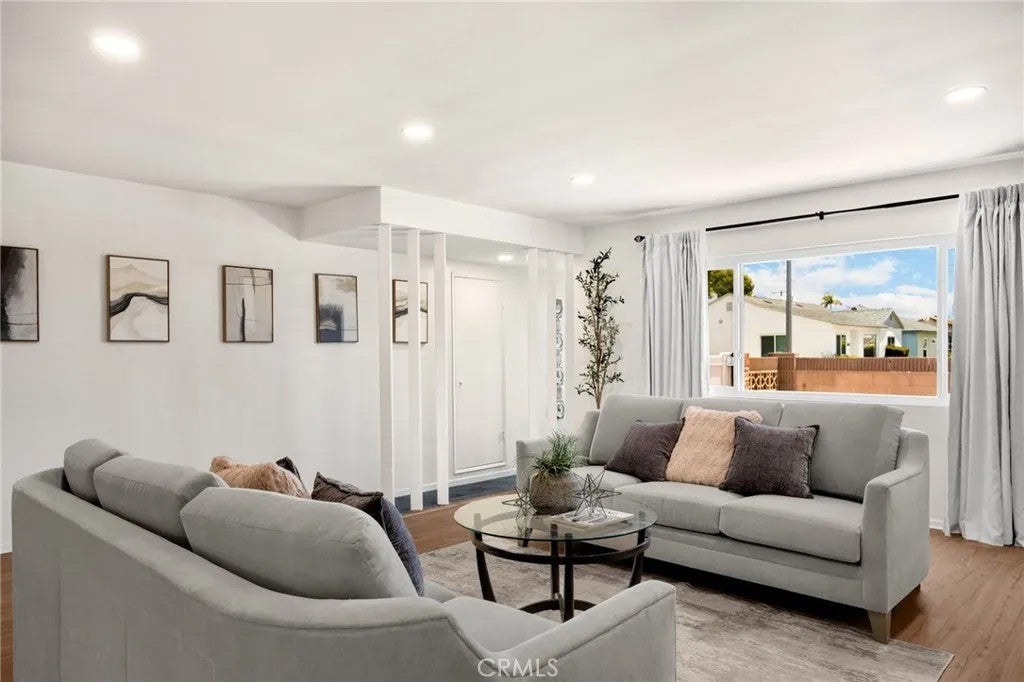 12345 Birchdale