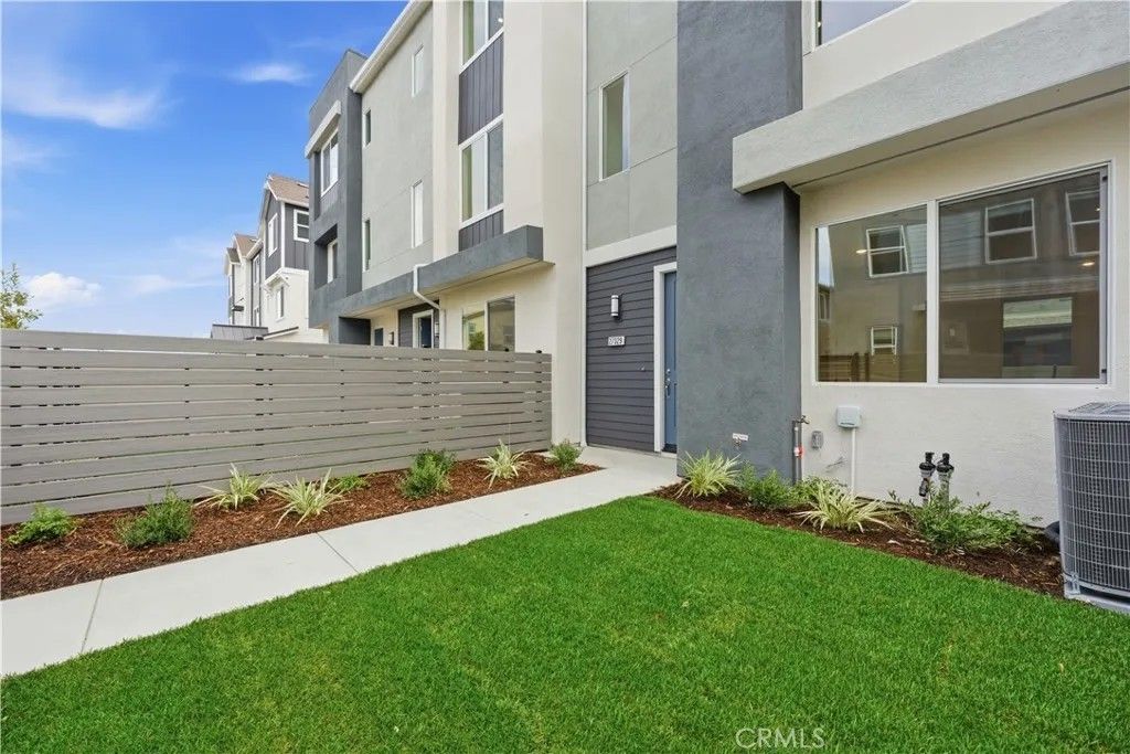 Photo of 27341 Bear Creek Lane, Valencia, CA 91381 (MLS # IV26044037)