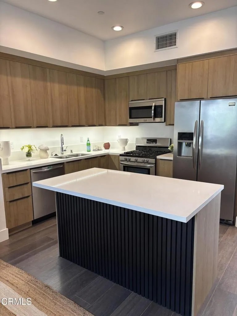 239 S Marengo Avenue 102