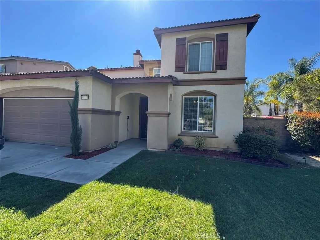 Photo of 35771 Bobcat Way, Murrieta, CA 92563 (MLS # SW26060768)