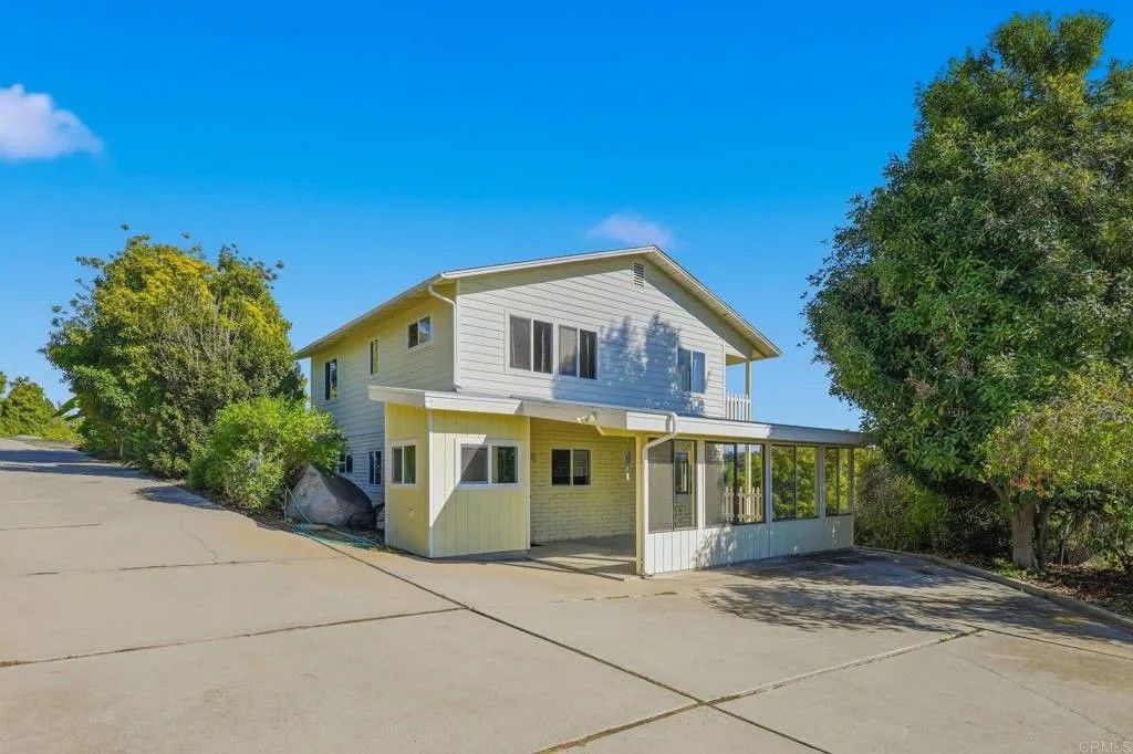 Photo of 1144 Prospect Place, Vista, CA 92081 (MLS # NDP2511042)