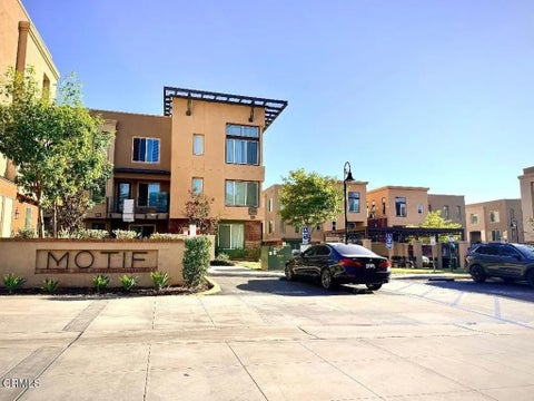 Photo of 422 W Route 66 #57, Glendora, CA 91740 (MLS # P1-29051)