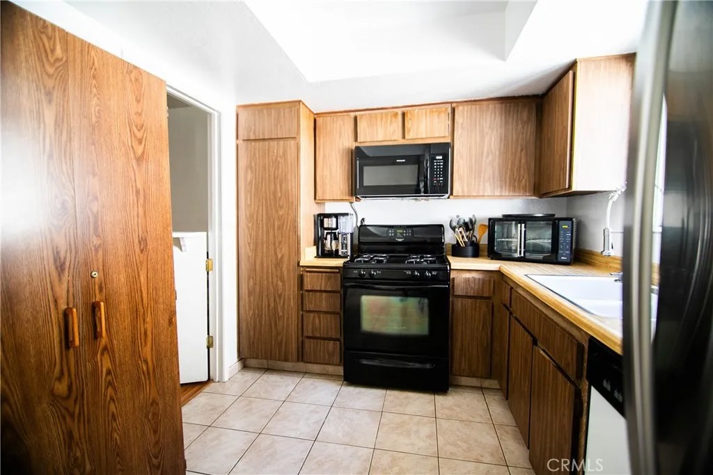639 E Olive 5