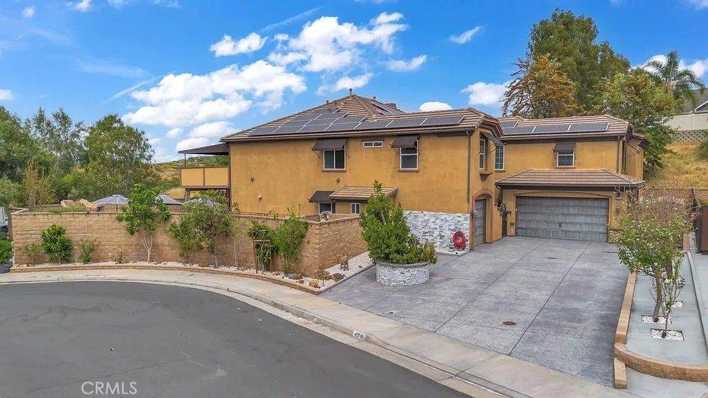 Photo of 42740 Portraits Ln, Temecula, CA 92592 (MLS # DW26066533)