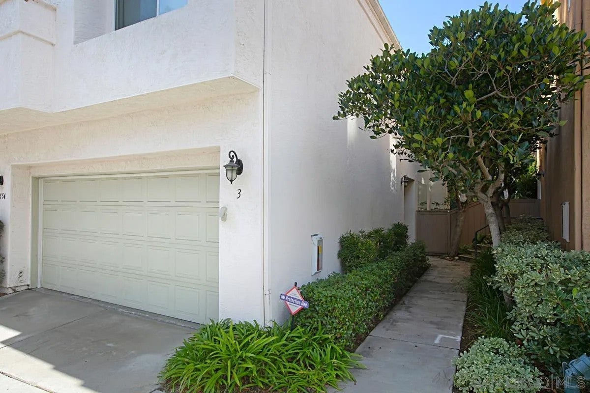 5554 Renaissance Ave. 3