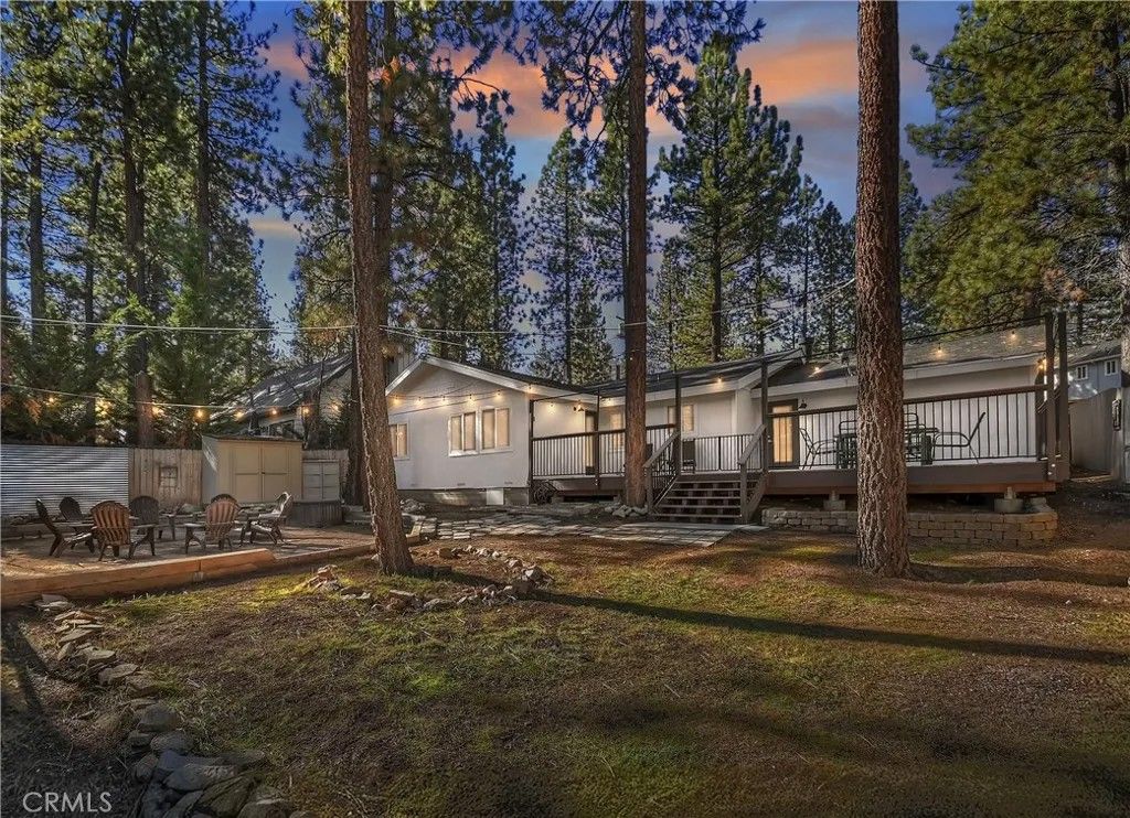 Photo of 565 Golden West Dr, Big Bear Lake, CA 92315 (MLS # IG25269750)