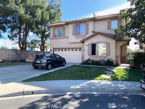 Photo of 16883 Hazeltine Court, Fontana, CA 92336 (MLS # CV25276227)