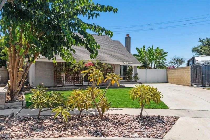 3338 E Radcliffe