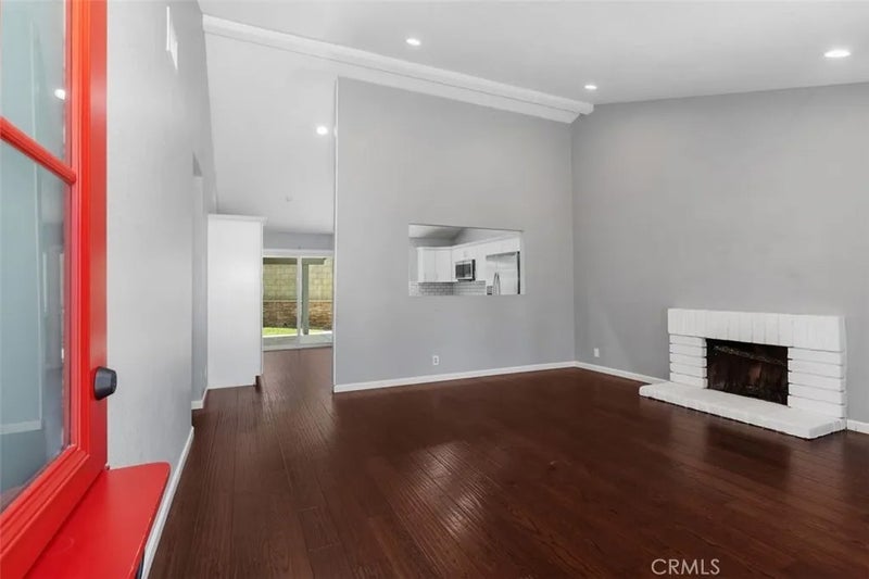 3338 E Radcliffe