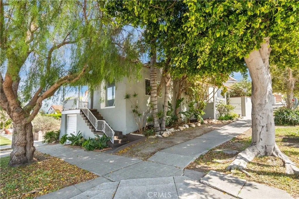 Photo of 1810 S Leland St, San Pedro, CA 90731 (MLS # SB26085345)