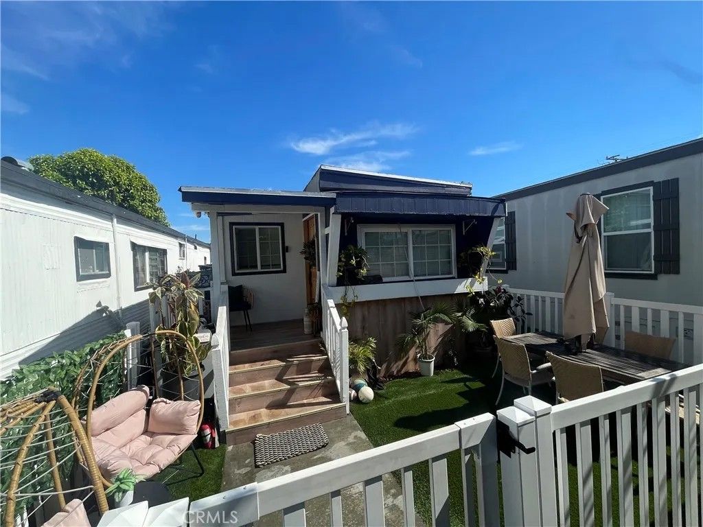 Photo of 12265 Woodruff Ave, Downey, CA 90241 (MLS # DW26046750)