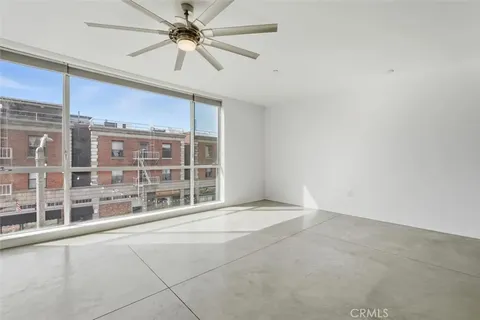 285 W 6th St Unit 317, San Pedro, CA 90731 - #: PV25235347