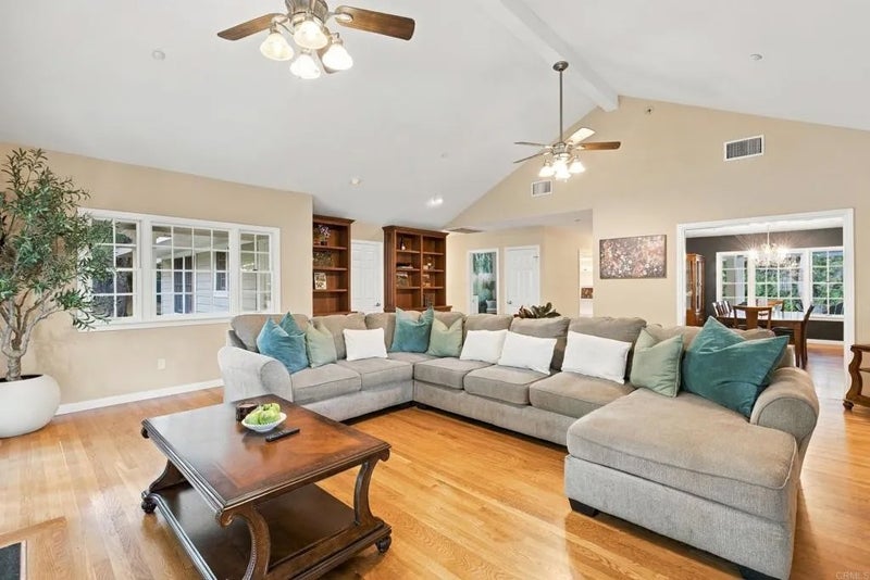 1521 Donita Drive