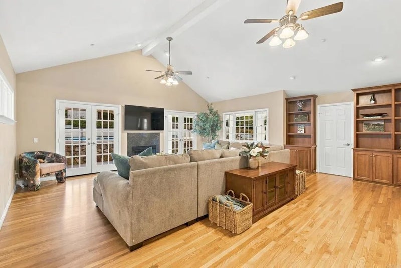 1521 Donita Drive