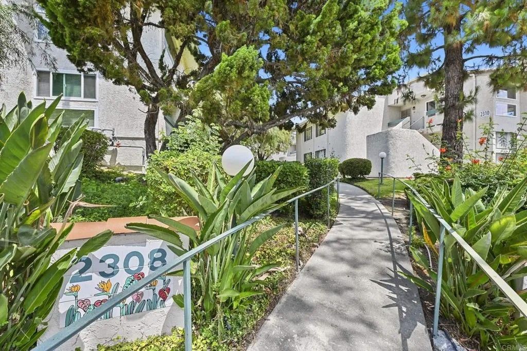 Photo of 2308 Altisma Way #123, Carlsbad, CA 92009 (MLS # NDP2508114)