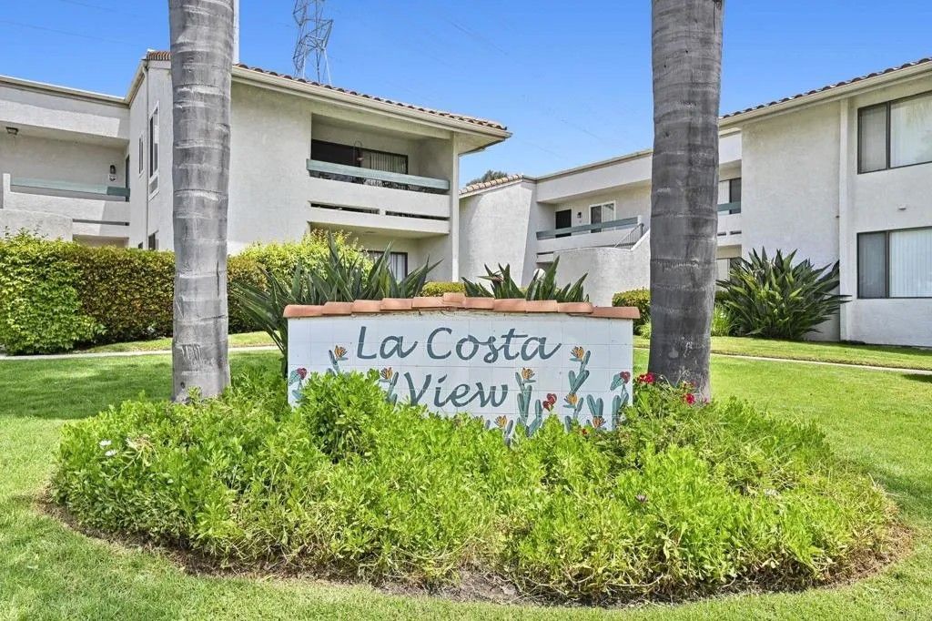Photo of 2308 Altisma Way #123, Carlsbad, CA 92009 (MLS # NDP2508114)