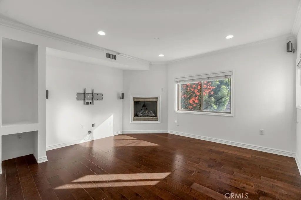 Photo of 11504 Moorpark Street #103, Studio City, CA 91602 (MLS # GD26025486)