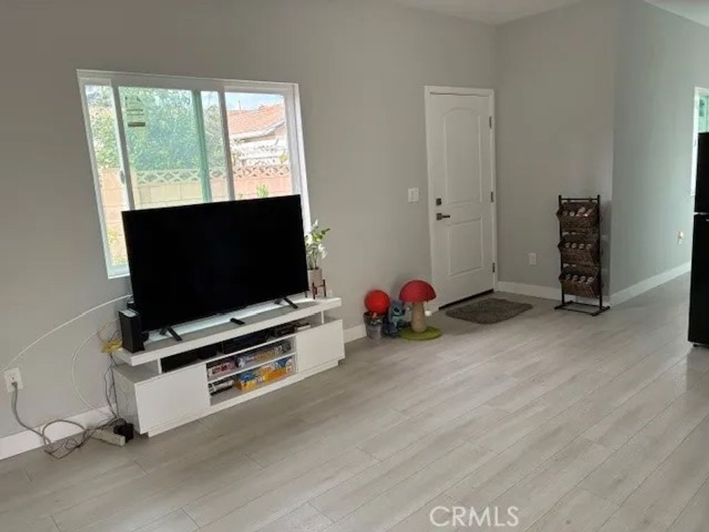Photo of 12241 Cliffwood AVE, Garden Grove, CA 92840 (MLS # OC26098201)