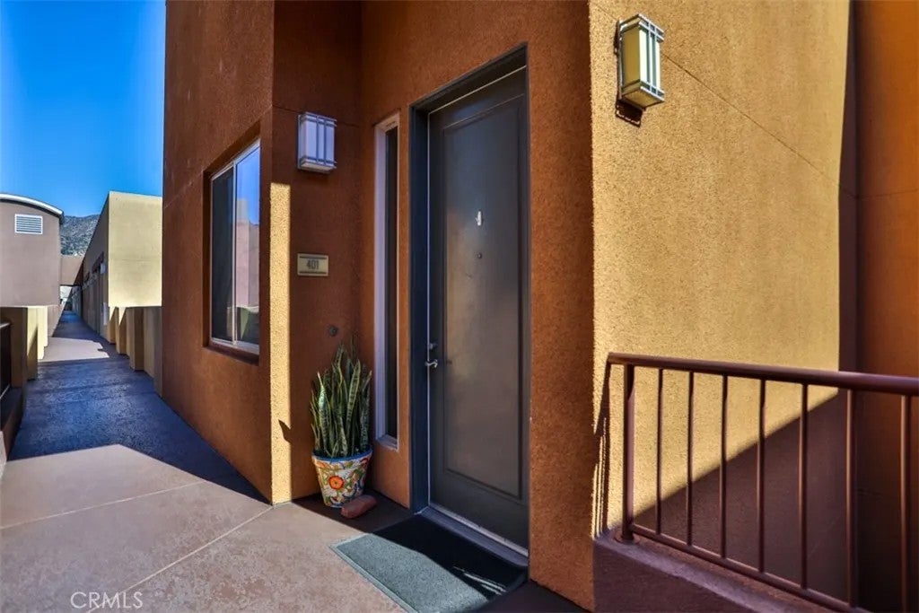 150 S San Fernando Boulevard 401