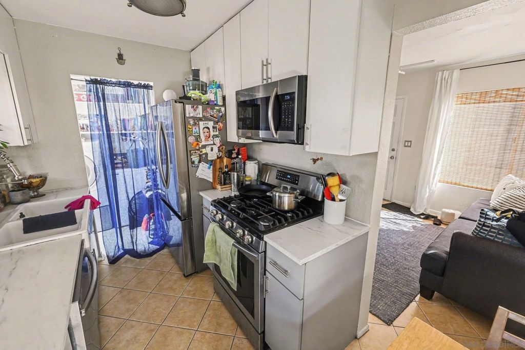 Photo of 1109-1111 Grand Ave, San Diego, CA 92109 (MLS # 260006642)