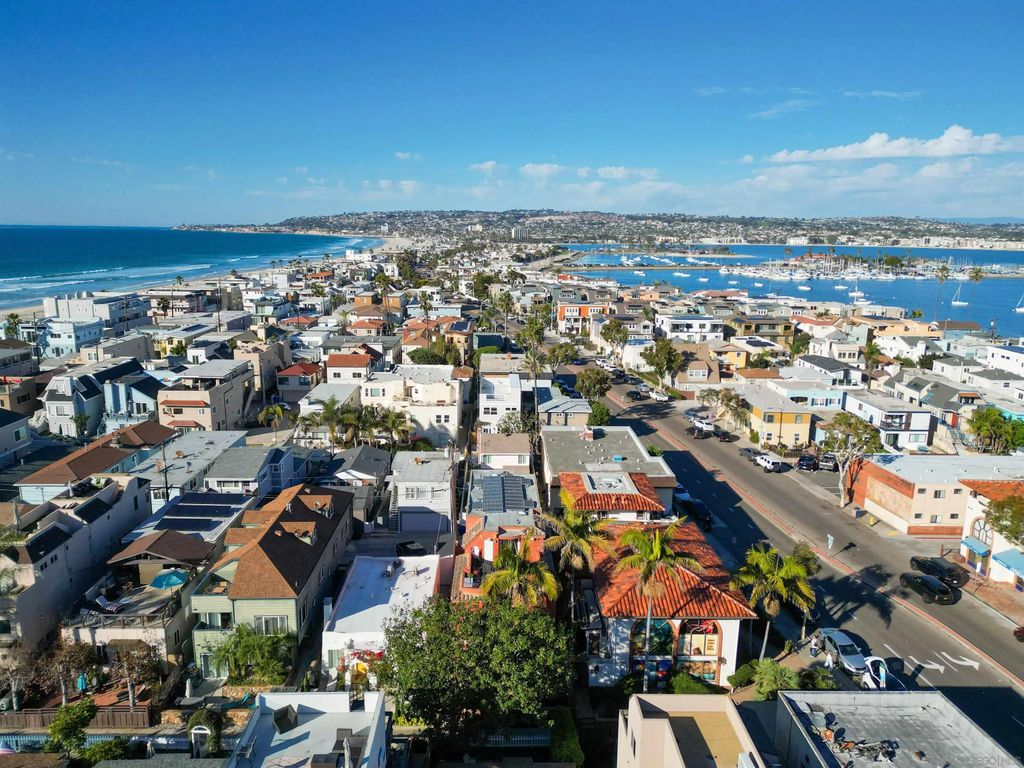 Photo of 750 Island Court, San Diego, CA 92109 (MLS # 260001985)