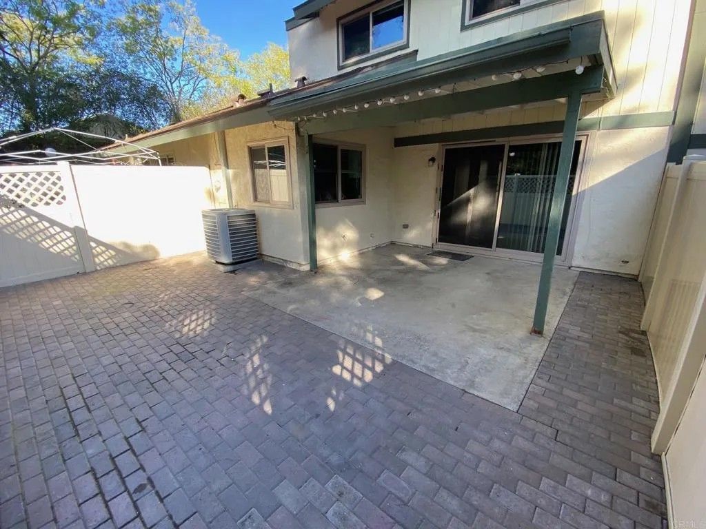 Photo of 267 Parkside Gln, Escondido, CA 92026 (MLS # NDP2601401)