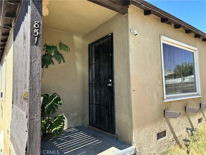 851 Flora Street