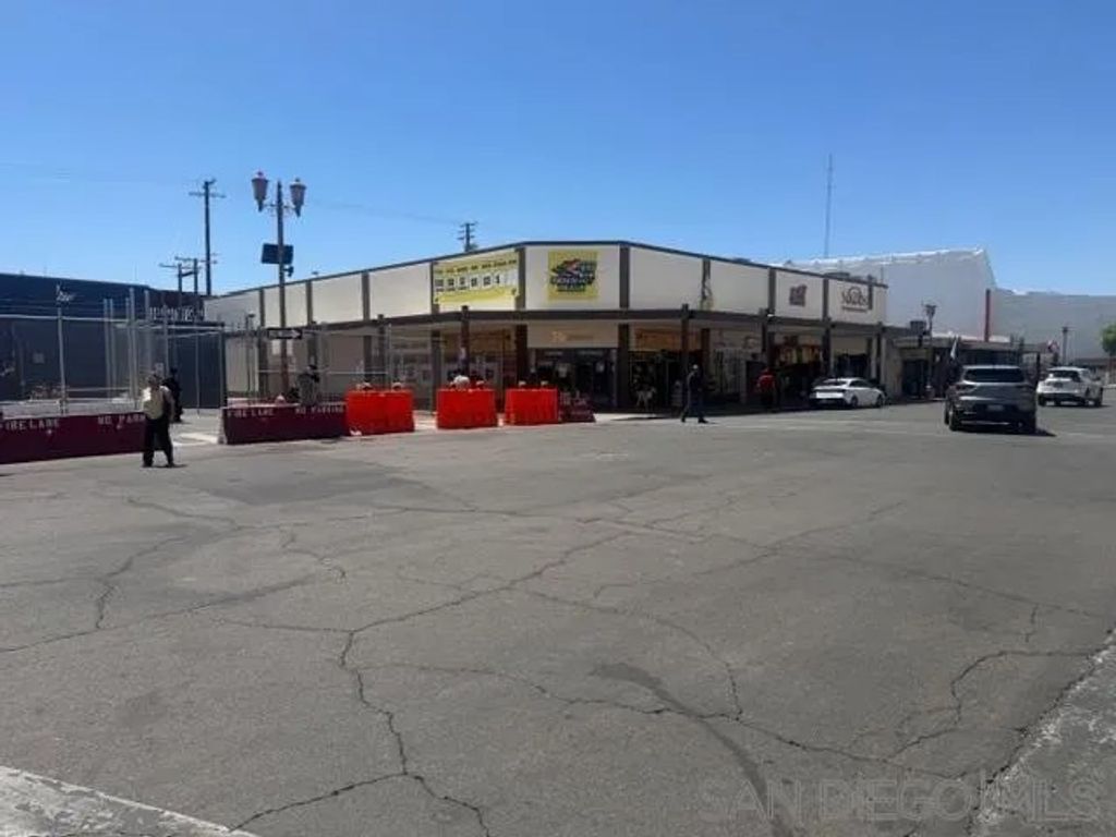 Photo of 23 Heffernan Ave, Calexico, CA 92231 (MLS # 260009721)