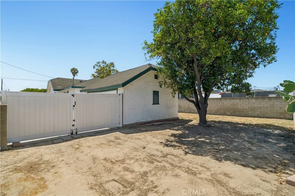 1667 N Lagoon Avenue North