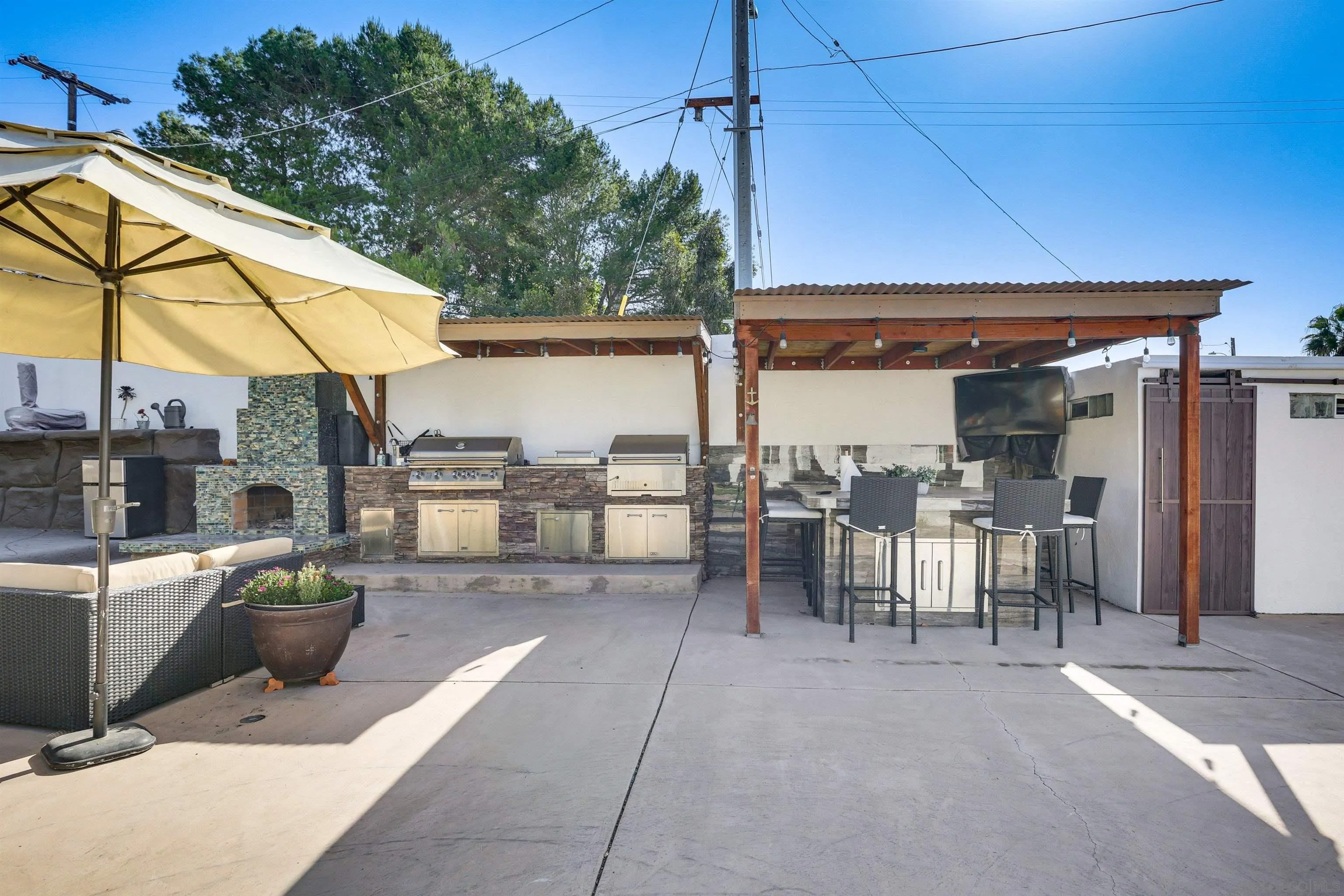 5595 Sweetwater Rd.