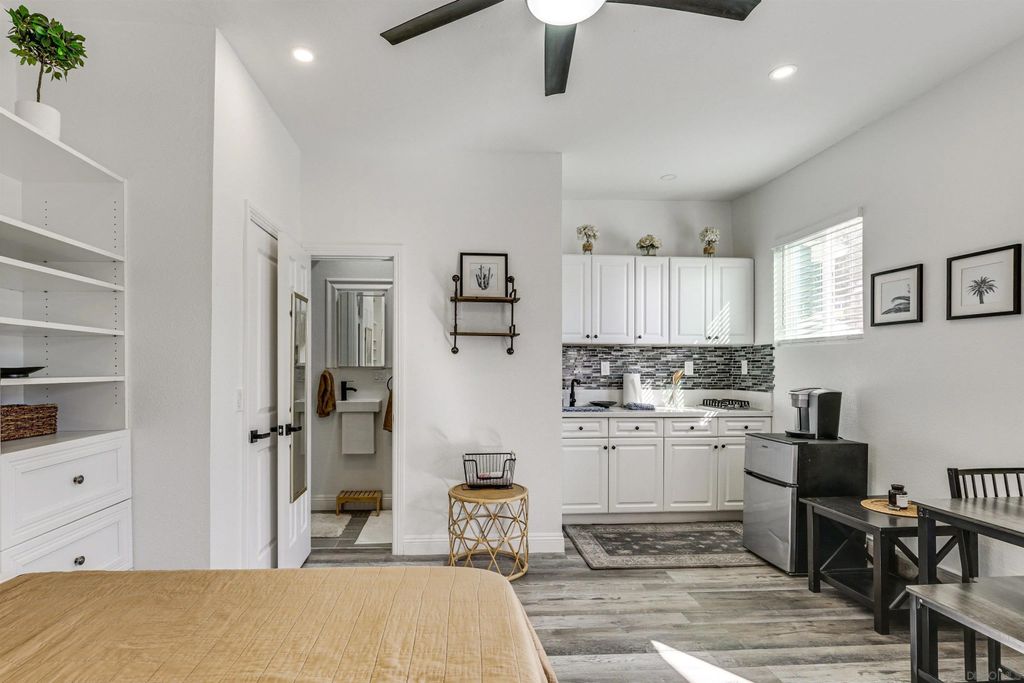 Photo of 5595 Sweetwater Rd, Bonita, CA 91902 (MLS # 260010001)