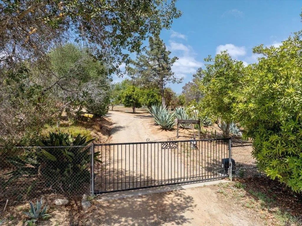 Photo of 28425 Thundernut Ln, Valley Center, CA 92082 (MLS # NDP2604887)