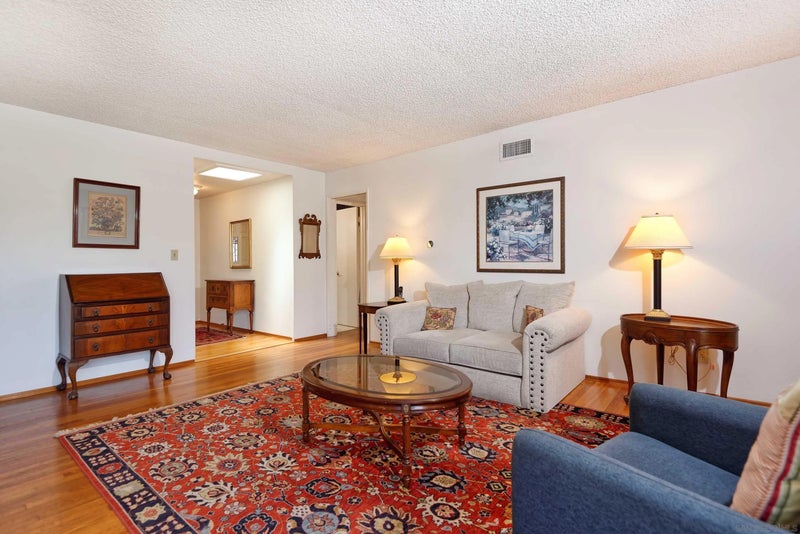 3152 Governor Drive