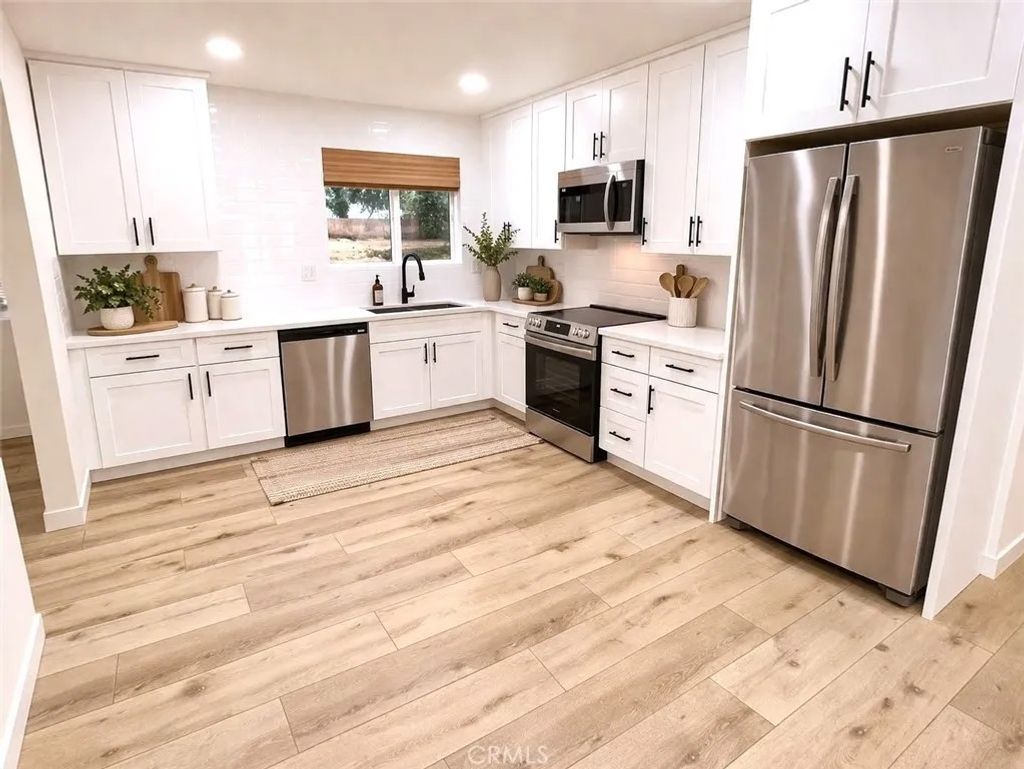 Photo of 28451 Murrieta Rd, Menifee, CA 92586 (MLS # IV26069591)