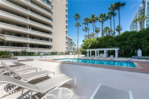 Tiny photo for 700 E Ocean Blvd #2308, Long Beach, CA 90802 (MLS # PW25246601)