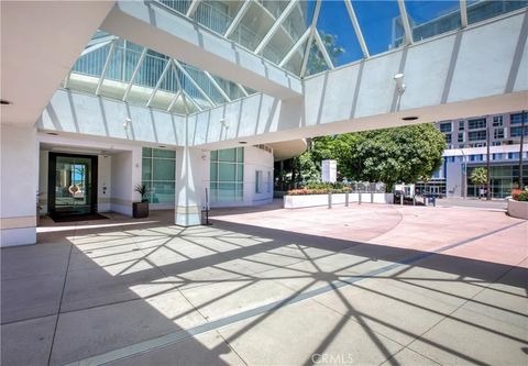Tiny photo for 700 E Ocean Blvd #2308, Long Beach, CA 90802 (MLS # PW25246601)