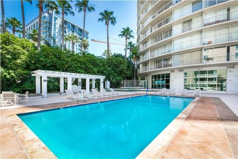 Tiny photo for 700 E Ocean Blvd #2308, Long Beach, CA 90802 (MLS # PW25246601)