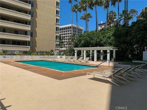 Tiny photo for 700 E Ocean Blvd #2308, Long Beach, CA 90802 (MLS # PW25246601)