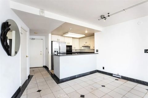 Tiny photo for 700 E Ocean Blvd #2308, Long Beach, CA 90802 (MLS # PW25246601)