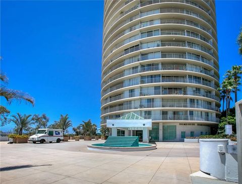 Tiny photo for 700 E Ocean Blvd #2308, Long Beach, CA 90802 (MLS # PW25246601)