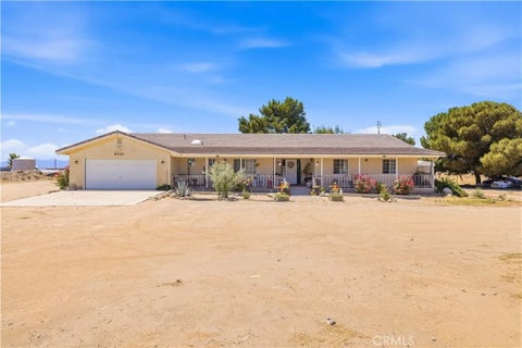 Photo of 9740 E Avenue G10, Lancaster, CA 93535 (MLS # SR26129116)