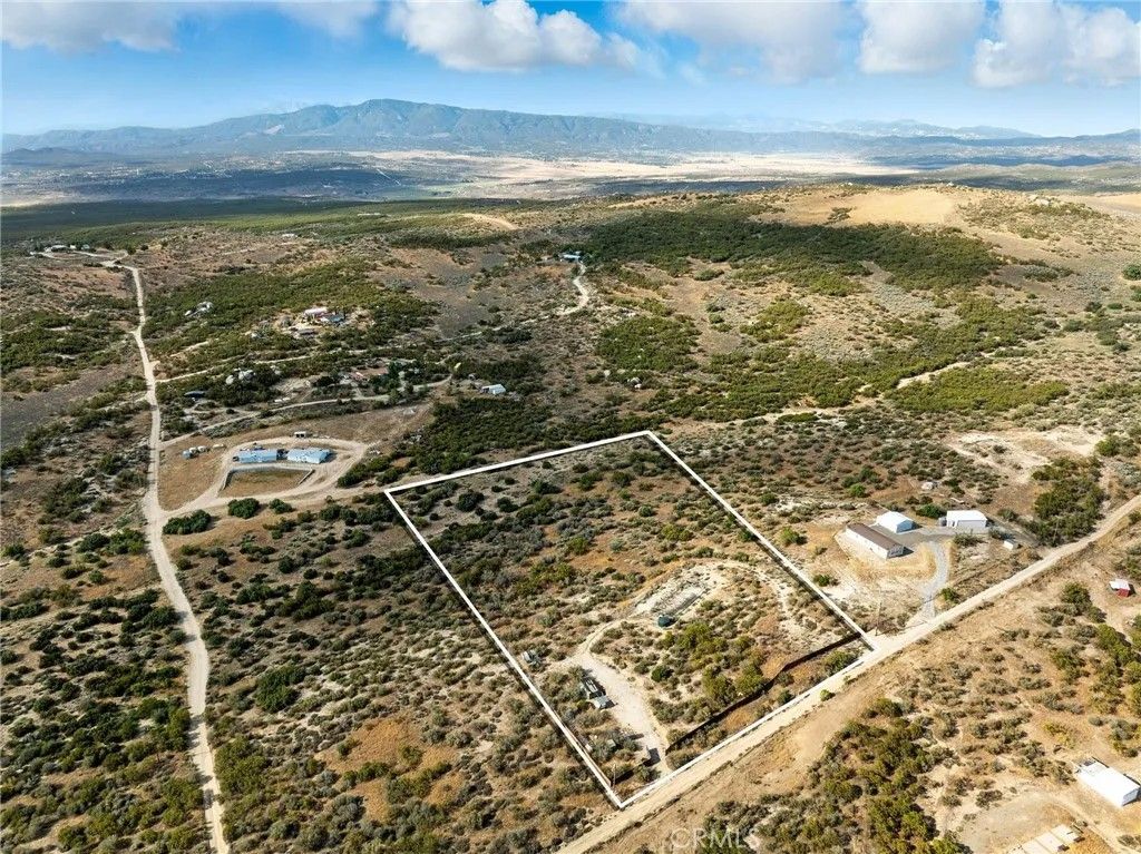 Photo of 53870 Bowers Rd, Aguanga, CA 92536 (MLS # SW25137427)