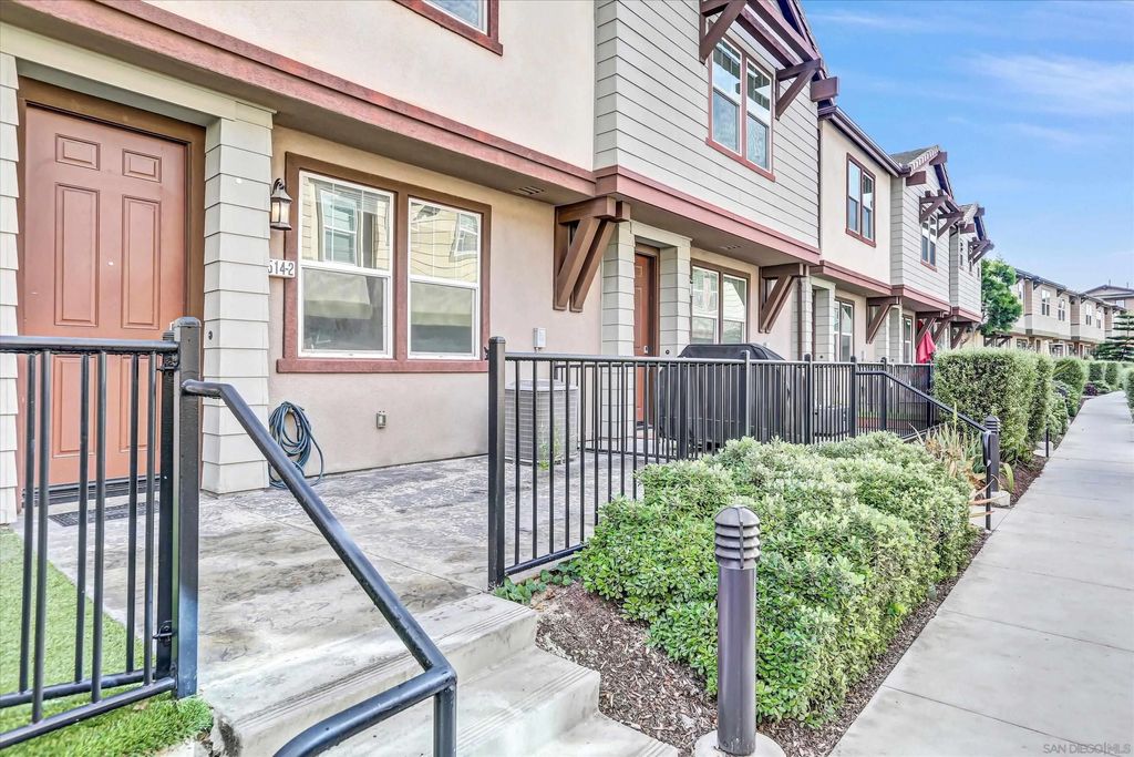 Photo of 1513 Crown Ln Unit 2, Chula Vista, CA 91915 (MLS # 260001891)