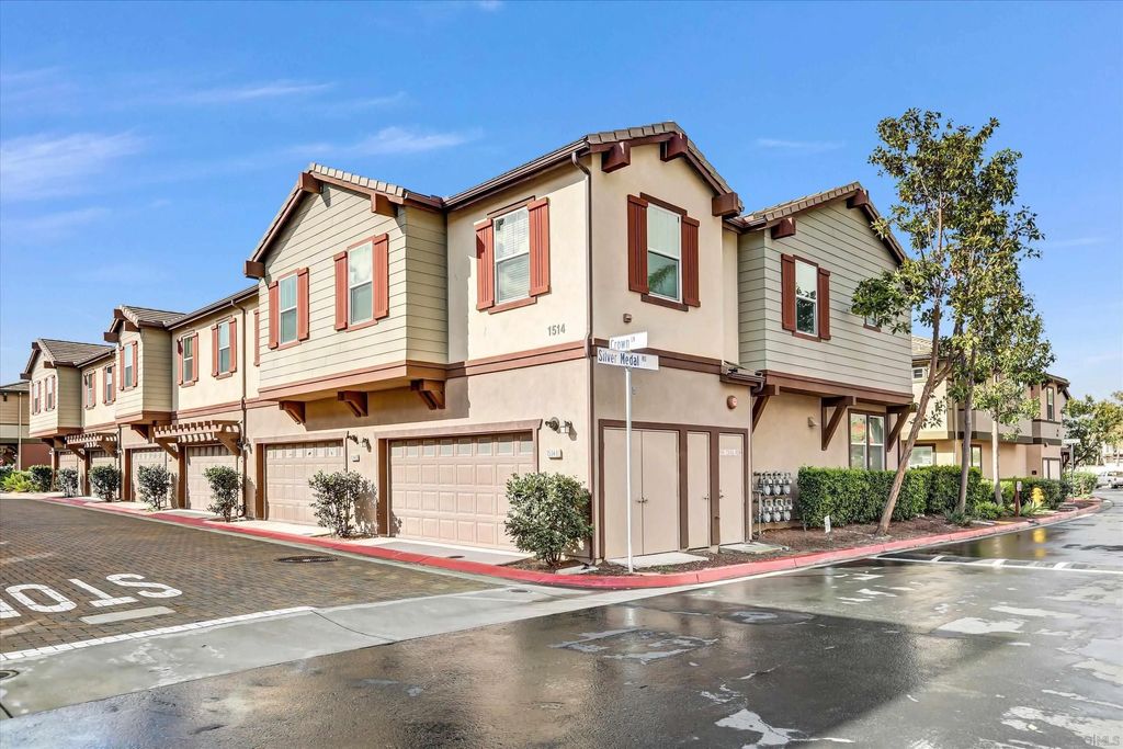 Photo of 1513 Crown Ln Unit 2, Chula Vista, CA 91915 (MLS # 260001891)