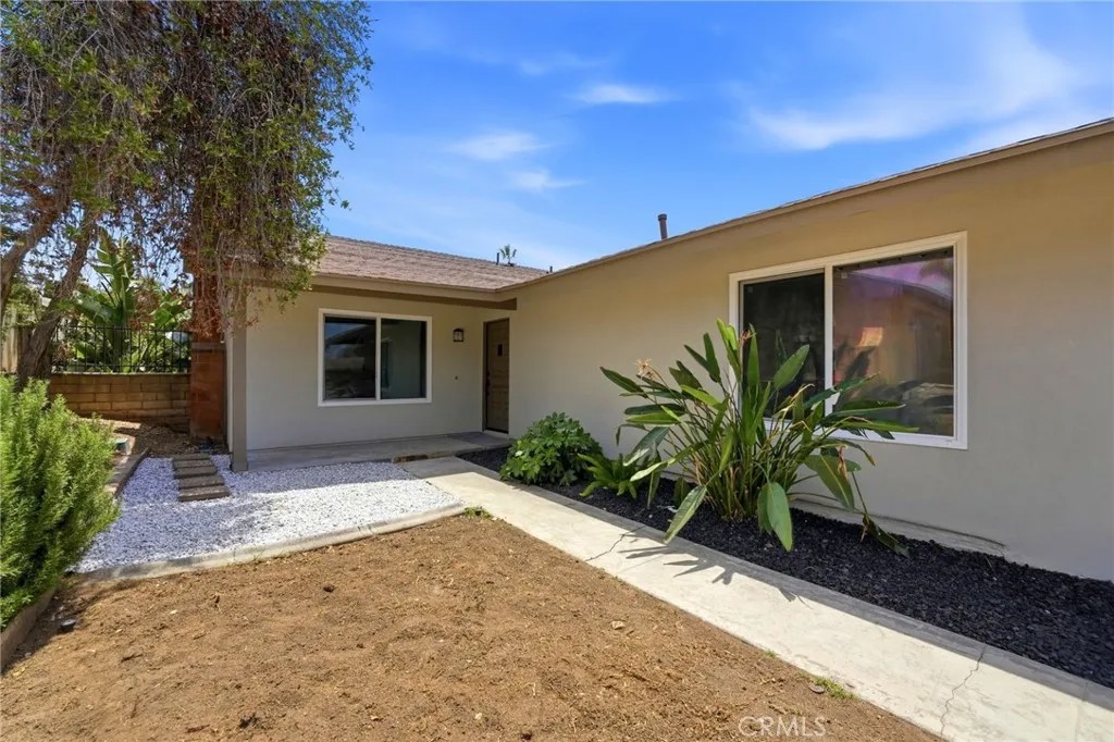 6677 La Praix Street