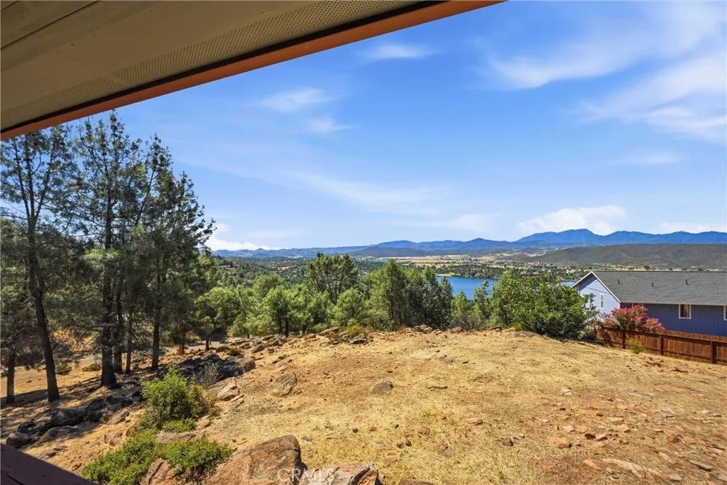 Photo of 16547 Crescent CT, Hidden Valley Lake, CA 95467 (MLS # LC26152831)