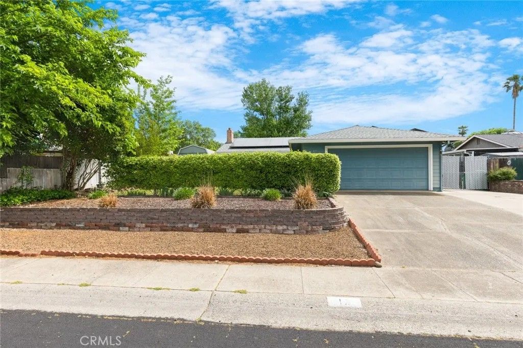 Photo of 17 Tioga Way, Chico, CA 95928 (MLS # SN26075733)