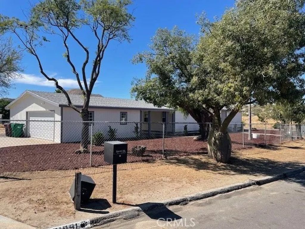Photo of 31051 Oak Valley, Homeland, CA 92548 (MLS # SW26074377)