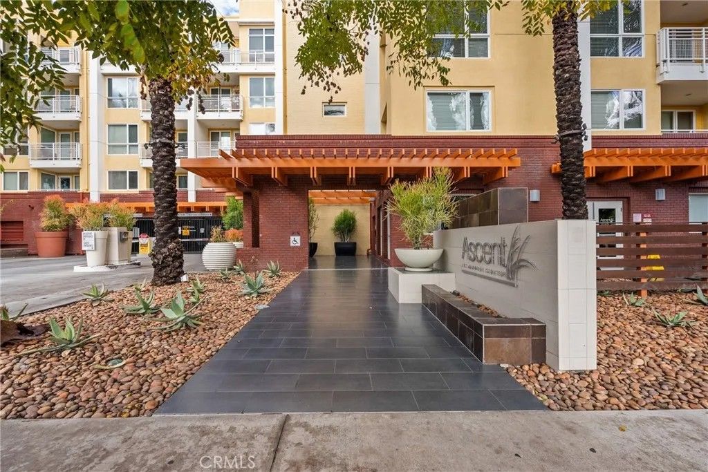 Photo of 21301 Erwin #226, Woodland Hills, CA 91367 (MLS # SR26003803)